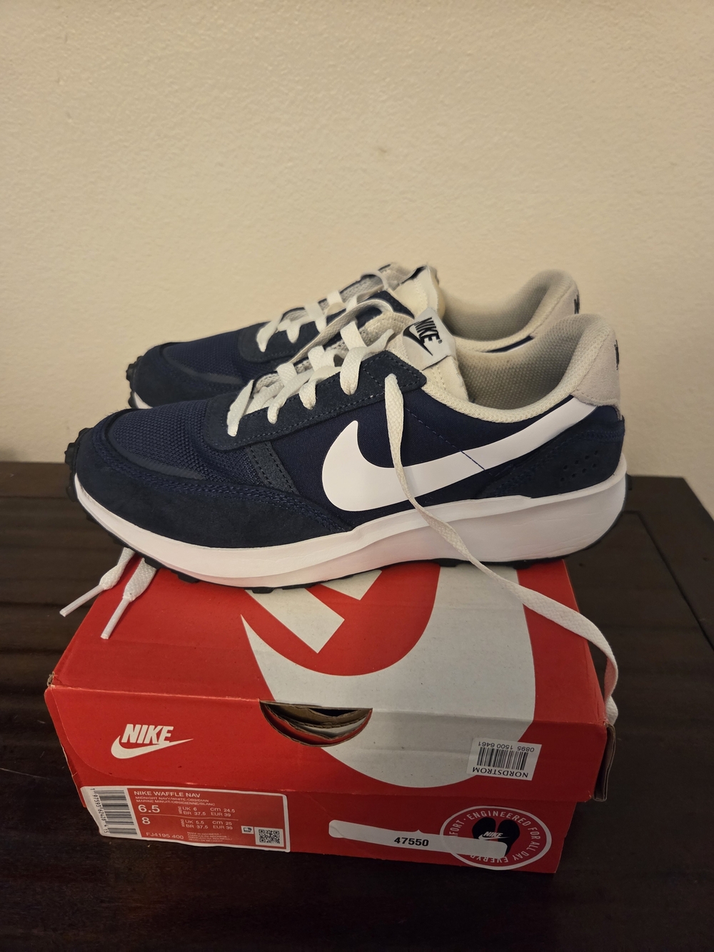 Like New Nike Waffle Debut, Men’s Midnight Navy Running Sneakers